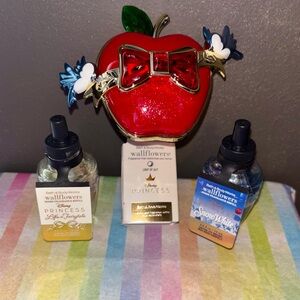 Bath & Body Works SNOW WHITE Nightlight Wallflower fragrance plug  w/2 refills